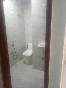 Bathroom Image of 750 Sq.ft 2 BHK Apartment / Flat for sale in Sector 73 Noida for Rs. 3800000