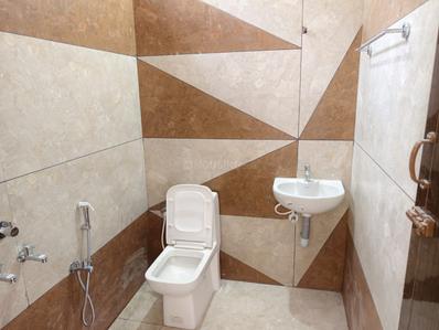 Bathroom Image of 1200 Sq.ft 2 BHK Builder Floor for rent in Kanuvai Coimbatore for Rs. 18000