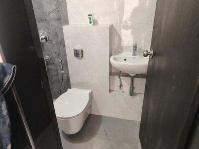 Image of 450 Sq.ft 1 BHK Apartment / Flat for rent in Lodha Vista, Lower Parel, Mumbai for Rs. 55000