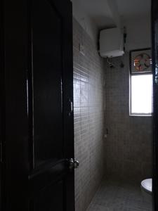 Common Bathroom Image of 924 Sq.ft 2 BHK Apartment / Flat for sale in Paras Tierea, Sector 137 Noida for Rs. 8000000