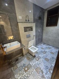 Image of 1500 Sq.ft 3 BHK Builder Floor for sale in Mansarover Garden, New Delhi for Rs. 26000000