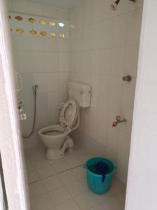 Bathroom Image of 800 Sq.ft 1 BHK Independent House for rent in Tharamani Chennai for Rs. 20000