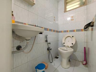 Bathroom Image of 950 Sq.ft 2 BHK Apartment / Flat for sale in Akota Vadodara for Rs. 2800000