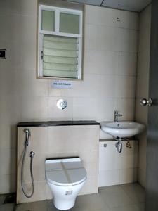 Common Bathroom Image of 1140 Sq.ft 2 BHK Apartment / Flat for sale in Vishva Gangotree Prajakta, Karve Nagar Pune for Rs. 17200000