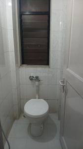 Bathroom Image of 560 Sq.ft 1 BHK Apartment / Flat for rent in Mulund East Mumbai for Rs. 29000