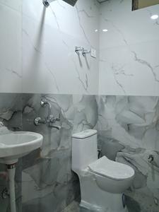 Common Bathroom Image of 890 Sq.ft 2 BHK Apartment / Flat for sale in Sector 49 Noida for Rs. 3900000