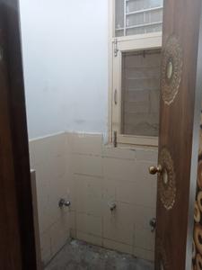 Bathroom Image of 1100 Sq.ft 2 BHK Apartment / Flat for rent in Vasant Kunj New Delhi for Rs. 45000