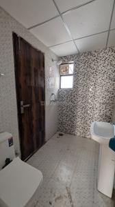 Bathroom Image of 1750 Sq.ft 3.5 BHK Apartment / Flat for rent in Arocon Rainbow, Mahurali Ghaziabad for Rs. 27000