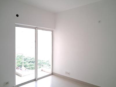 Bedroom Image of 925 Sq.ft 2 BHK Apartment / Flat for sale in Paras Tierea, Sector 137 Noida for Rs. 8100000