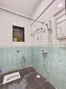 Bathroom Image of 1400 Sq.ft 3 BHK Apartment / Flat for sale in Thane West Thane for Rs. 27500000