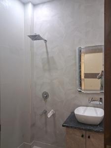 Bedroom Three Image of 1350 Sq.ft 3 BHK Builder Floor for sale in Paschim Vihar New Delhi for Rs. 28000000