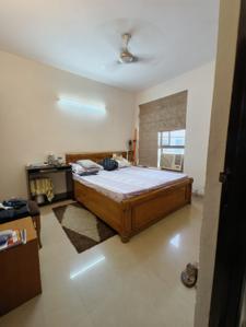 Bedroom Image of 1310 Sq.ft 3 BHK Apartment / Flat for sale in Unitech Uniworld Gardens 2, Sector 47 Gurgaon for Rs. 19000000