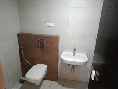 Image of 1960 Sq.ft 3 BHK Apartment / Flat for rent in Rajapushpa Regalia, Kokapet, Hyderabad for Rs. 60000