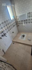 Bathroom Image of 1000 Sq.ft 2 BHK Apartment / Flat for rent in Hindustan Minnat Apartment, Kurla West Mumbai for Rs. 40000