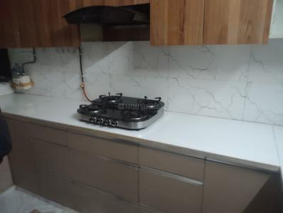 Kitchen Image of 1000 Sq.ft 2 BHK Builder Floor for rent in Preet Vihar New Delhi for Rs. 25000