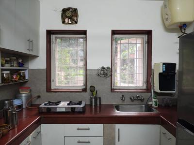 Kitchen Image of 1050 Sq.ft 2 BHK Apartment / Flat for rent in Sahyog Apartment, Mayur Vihar Phase 1 New Delhi for Rs. 45000