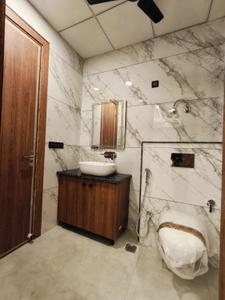 Bathroom Image of 2700 Sq.ft 4 BHK Builder Floor for sale in Sector 57 Gurgaon for Rs. 25000000