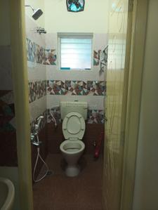 Bathroom Image of 900 Sq.ft 2.5 BHK Independent House for rent in Mogappair East Chennai for Rs. 26500