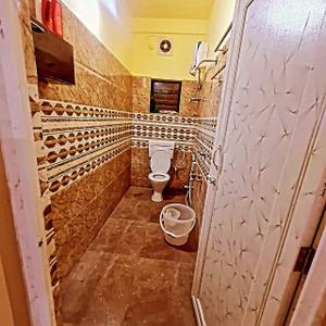 Bathroom Image of 1395 Sq.ft 3 BHK Apartment / Flat for sale in Santoshpur Kolkata for Rs. 9000000