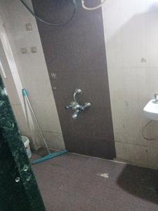 Bathroom Image of 900 Sq.ft 1 BHK Apartment / Flat for rent in Aundh Pune for Rs. 22000