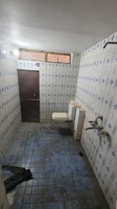 Bathroom Image of 1500 Sq.ft 3 BHK Independent House for rent in Kalyanpur Kanpur for Rs. 14000