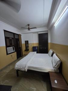 Bedroom Image of 300 Sq.ft 1 RK Apartment / Flat for rent in Sarita Vihar New Delhi for Rs. 20000