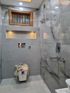 Common Bathroom Image of 1364 Sq.ft 4 BHK Apartment / Flat for rent in Dwarka Mor New Delhi for Rs. 46000