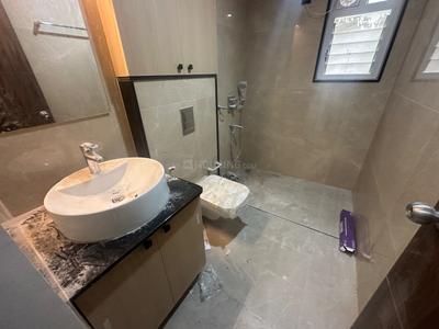 Bathroom Image of 900 Sq.ft 1 BHK Apartment / Flat for rent in Electronic City Bengaluru for Rs. 30000