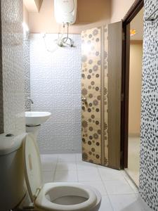 Common Bathroom Image of 1330 Sq.ft 3 BHK Apartment / Flat for rent in Garia, Sonarpur Kolkata for Rs. 31000