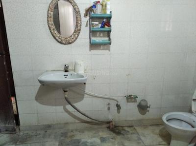 Bathroom Image of 1600 Sq.ft 3 BHK Apartment / Flat for sale in Lake Town Kolkata for Rs. 8900000