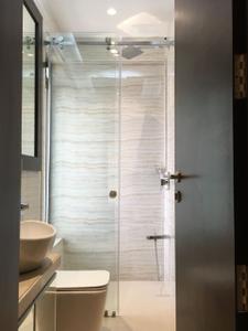 Bathroom Image of 3125 Sq.ft 4 BHK Apartment / Flat for sale in Rustomjee Elita, Andheri West Mumbai for Rs. 137500000