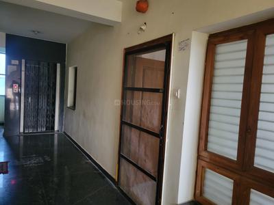 Image of 1350 Sq.ft 3 BHK Apartment / Flat for rent in Ramavarapadu, Vijayawada for Rs. 18000