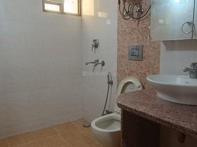 Image of 1800 Sq.ft 3 BHK Apartment / Flat for rent in Vasant Kunj, New Delhi for Rs. 85000