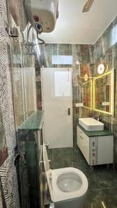 Bathroom Image of 2700 Sq.ft 5 BHK Apartment / Flat for rent in Mount Kailash Apartment, East Of Kailash New Delhi for Rs. 140000