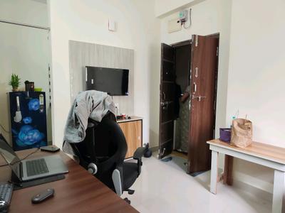 Living Room Image of 900 Sq.ft 1 BHK Apartment / Flat for rent in Kondapur Hyderabad for Rs. 25000