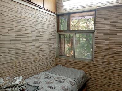 Bedroom Image of 350 Sq.ft 1 BHK Apartment / Flat for rent in Vile Parle West Mumbai for Rs. 35000