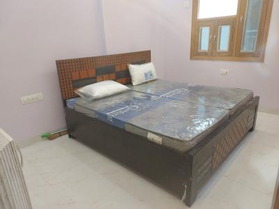 Bedroom Image of 350 Sq.ft 1 BHK Builder Floor for rent in Pochanpur Colony New Delhi for Rs. 20000