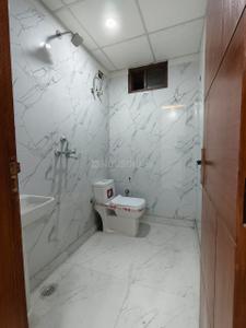 Bathroom Image of 1050 Sq.ft 2 BHK Apartment / Flat for sale in Sector 45 Noida for Rs. 4500000