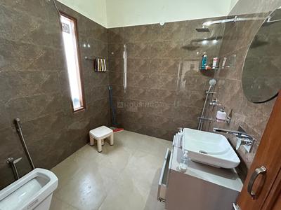 Bathroom Image of 1000 Sq.ft 1.5 BHK Builder Floor for rent in Sector 17 Panchkula for Rs. 17000