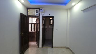 Bedroom Image of 900 Sq.ft 2 BHK Builder Floor for rent in Pitampura New Delhi for Rs. 38500