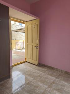 Bathroom Image of 200 Sq.ft 1 RK Builder Floor for rent in Halasuru Bengaluru for Rs. 10000