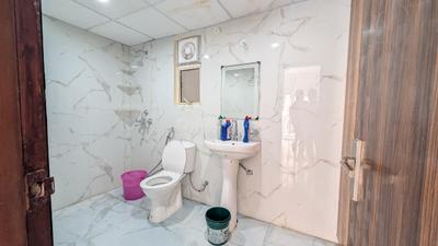 Image of 1490 Sq.ft 2.5 BHK Apartment / Flat for rent in Panchsheel Wellington, Crossings Republik, Ghaziabad for Rs. 22500
