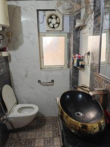 Bathroom Image of 1420 Sq.ft 3.5 BHK Apartment / Flat for sale in Amrapali Zodiac, Sector 120 Noida for Rs. 15500000