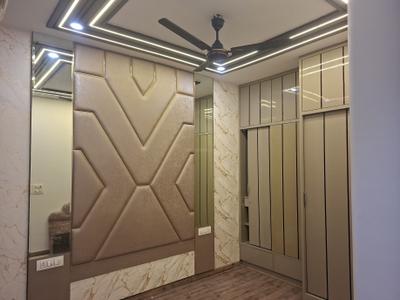 Bedroom Image of 1100 Sq.ft 3 BHK Apartment / Flat for sale in Vikaspuri New Delhi for Rs. 15500000