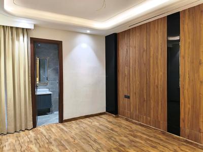 Bedroom Image of 2500 Sq.ft 4 BHK Builder Floor for sale in Ansal Versalia, Sector 67 Gurgaon for Rs. 27000000