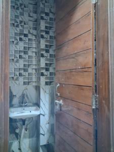 Common Bathroom Image of 900 Sq.ft 2 BHK Apartment / Flat for sale in JMD Vinayak Heights, Sector 74 Noida for Rs. 3900005