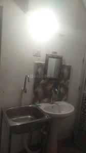 Bathroom Image of 400 Sq.ft 2 BHK Apartment / Flat for rent in Balaganj Lucknow for Rs. 10000