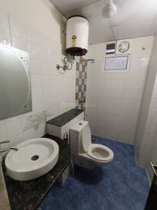 Bathroom Image of 864 Sq.ft 2 BHK Apartment / Flat for rent in Parsvnath Prerna, Tajganj Agra for Rs. 15000