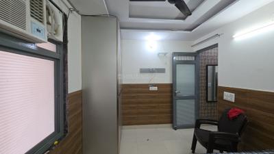 Bedroom Image of 380 Sq.ft 1 BHK Builder Floor for rent in Pitampura New Delhi for Rs. 23000