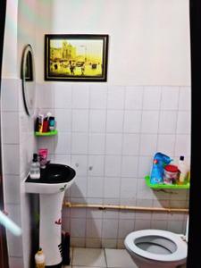 Bathroom Image of 500 Sq.ft 1 BHK Apartment / Flat for sale in Shrachi Greenwood Park Extension, New Town Kolkata for Rs. 5000000